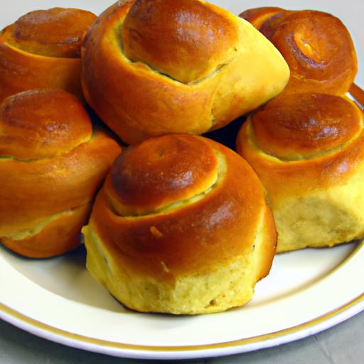 Golden Glow: The⁢ Magic of Saffron-Infused Dinner Rolls